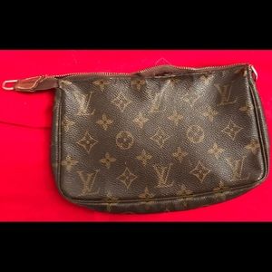 Louis Vuitton pochette